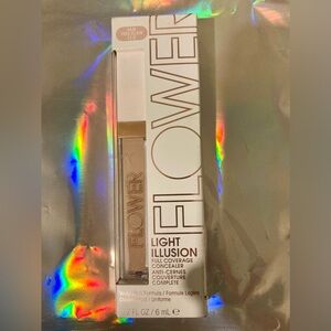 FLOWER LIGHT ILLUSION FULL COVERAGE CONCEALER